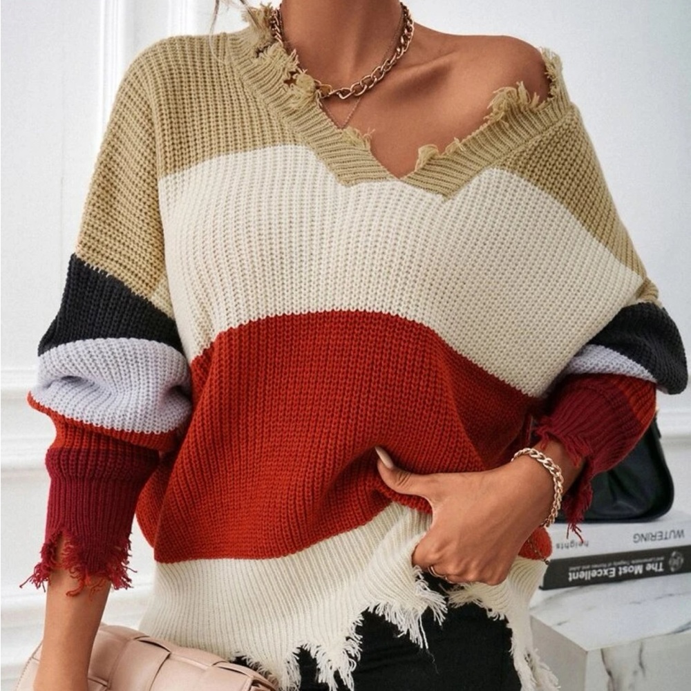 Cozy color block distressed sweater - Picture 2 of 6